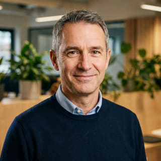 James Mitchell, identificado como Diretor Executivo da Bravo Rendagem, em imagem de perfil