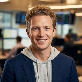 Ryan Brooks, identificado como Analista Principal de Trading na Bravo Rendagem, em imagem de perfil